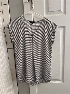Express White and Black Striped Zip V-Neck Blouse